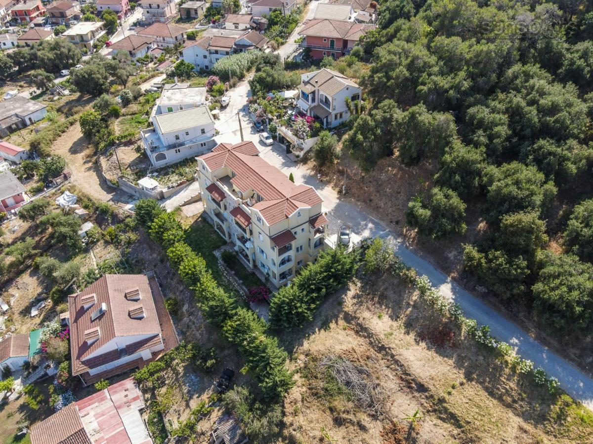 Konstantina Apartament Petrití